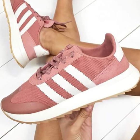 New ADIDAS Originals Casual Sneakers - Picture 2 of 8